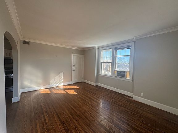 5th image of 1029 Dana Ave APT 4