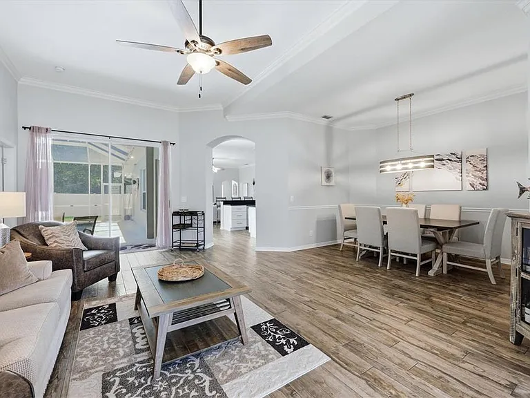 4617 Egmont Dr — Photo 4