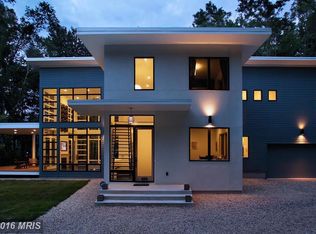 8215 Riverside Rd, Alexandria, VA 22308