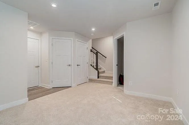 Building Photo - 9342 Mallard Mills Dr