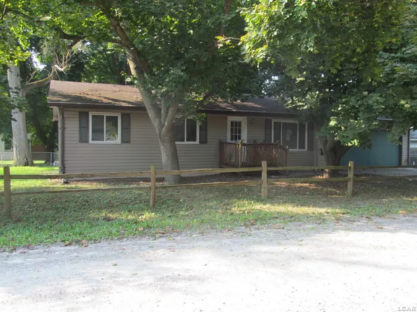 138 Ridge Rd, Whitmore Lake, MI 48189