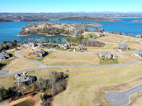 4th image of 346 Admiral Ct