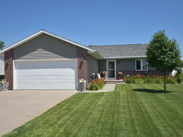 915 11th Ave, Kearney, NE 68845