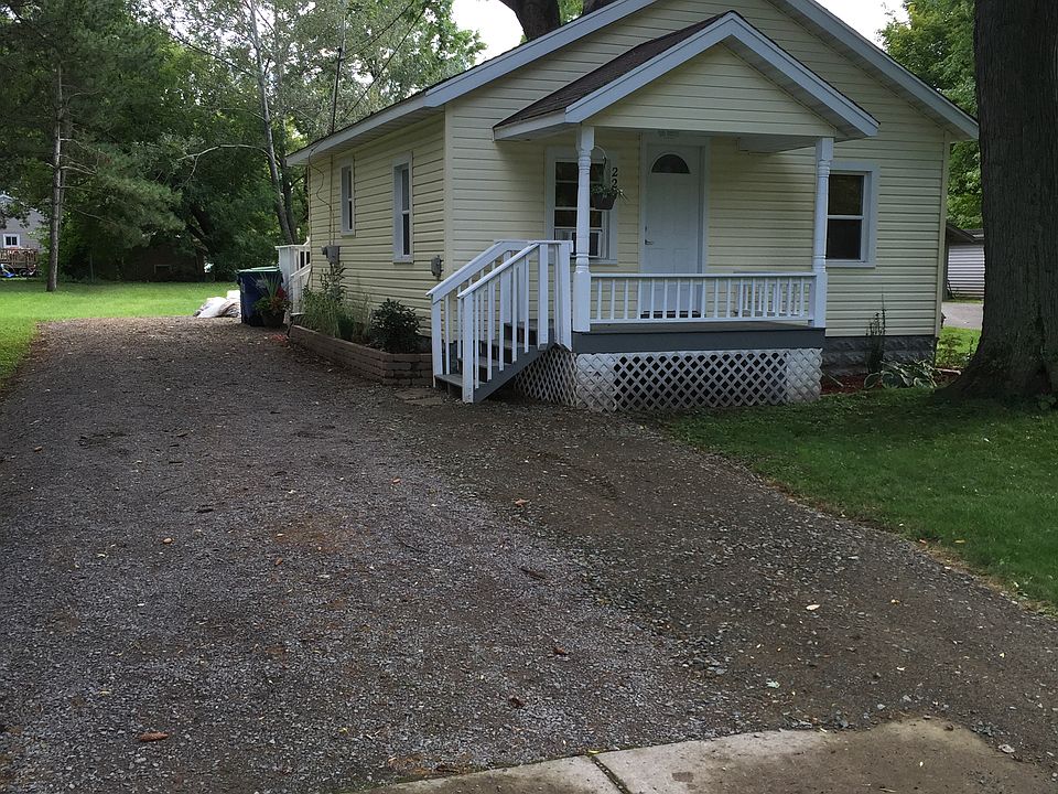1st image of 229 Joyce St