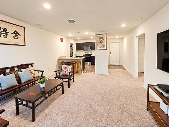 4th image of 698 SE 25TH Drive