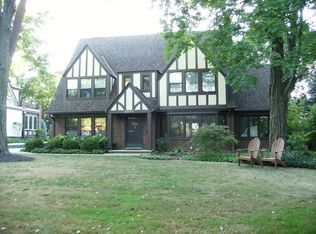 3017 Falmouth Rd, Shaker Heights, OH 44122