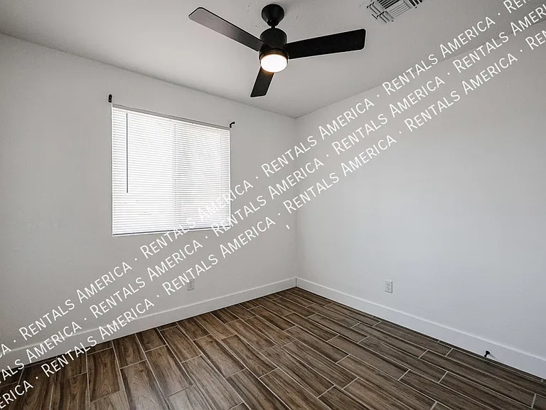 526 S Crismon Rd — Photo 18