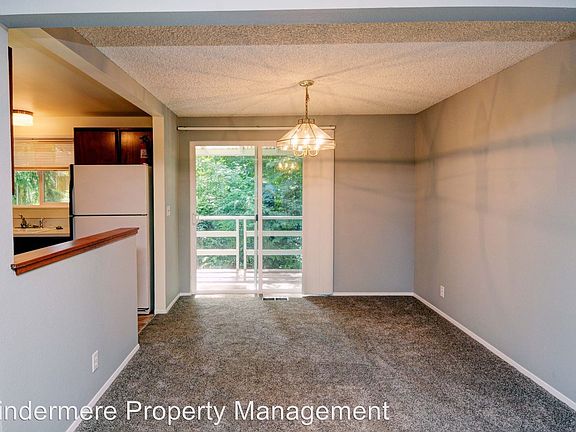 5th image of 521 NE 178th Pl
