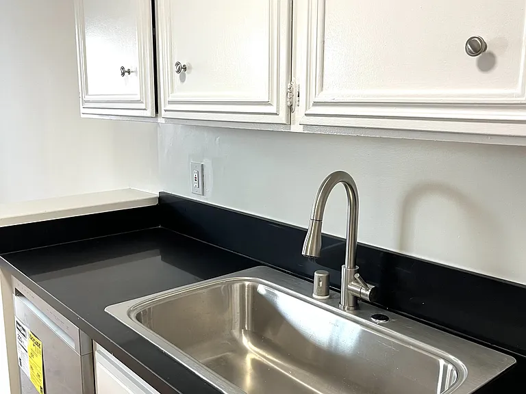 12718 Mitchell Ave #4 — Photo 12
