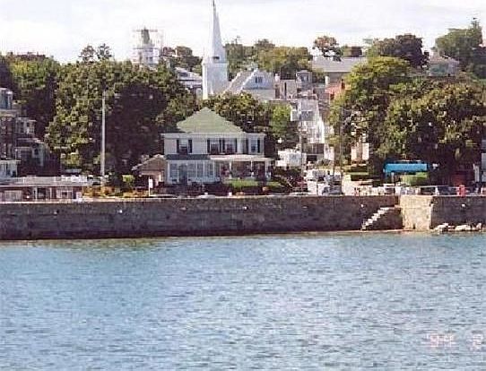4th image of 22 Winslow St #1