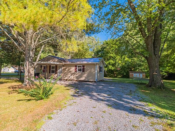 5th image of 200 Gentry St