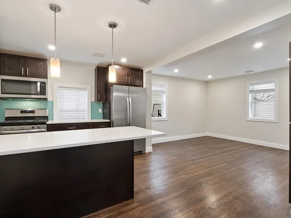 2 Chestnut Pl, Brighton, MA 02135