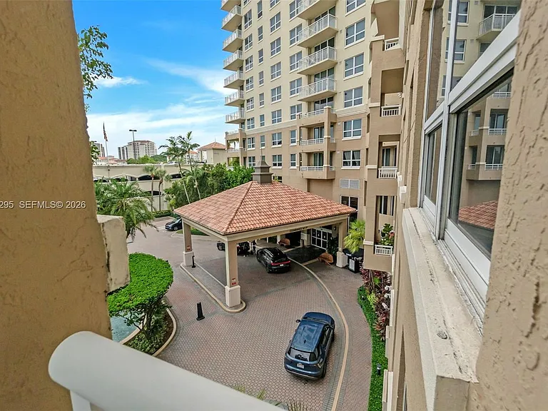19501 W Country Club Dr #309 — Photo 25