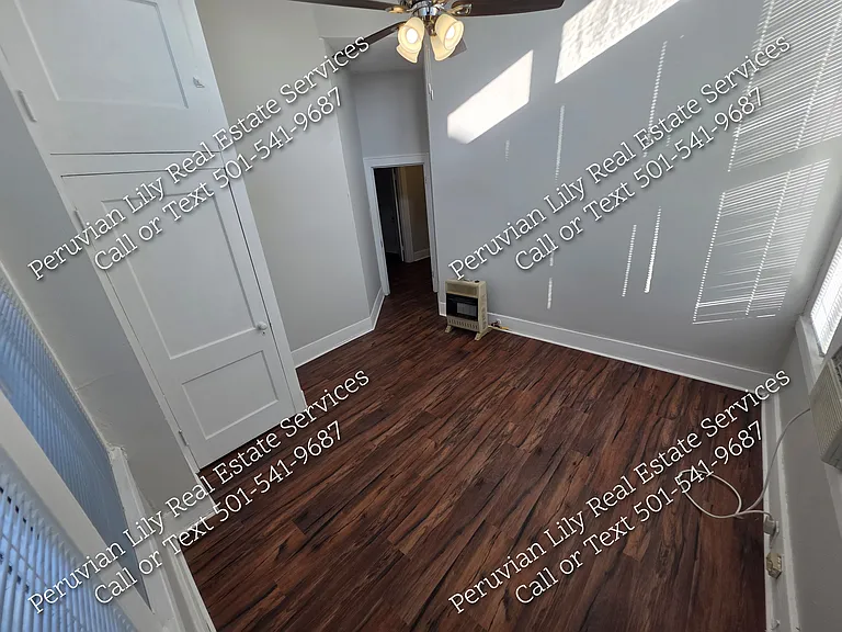307 E 7th St #2 — Photo 11