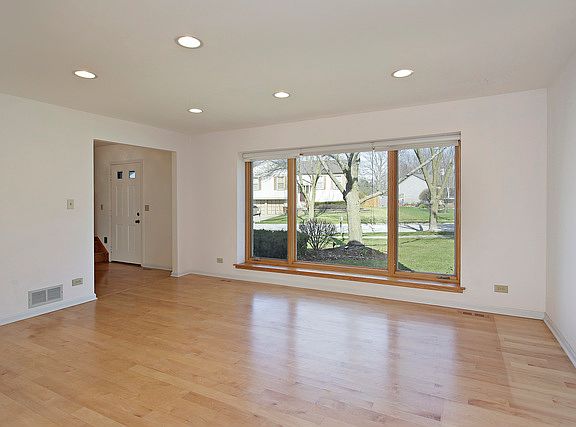 3rd image of 107 Alexandria Dr