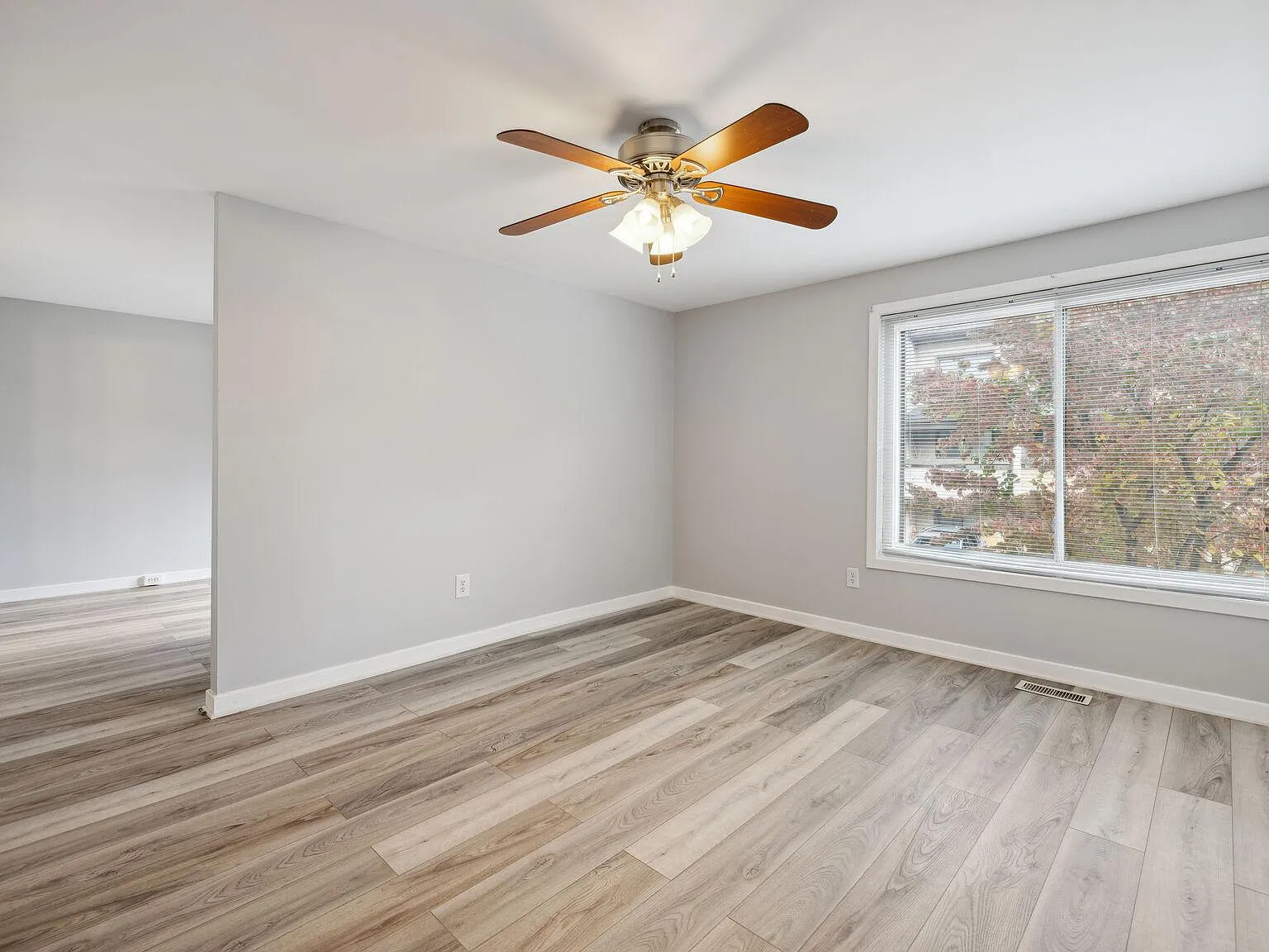 3 bed, 2.5 bath, 1800 sqft, $2,395 — Photo 4