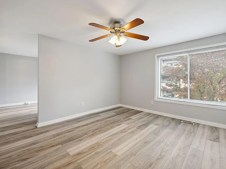 9406 Collette Way — Photo 4