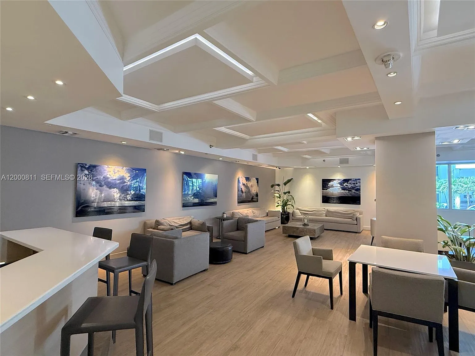 The Decoplage Condo — Photo 3