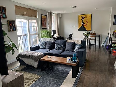 2nd image of 434 McGrath Hwy #303