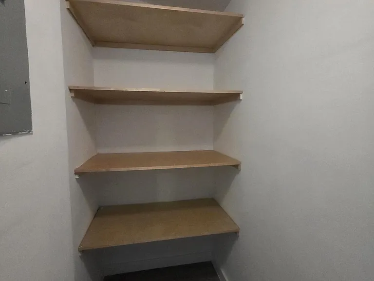 906 N Riverside Dr #1-9 — Photo 6