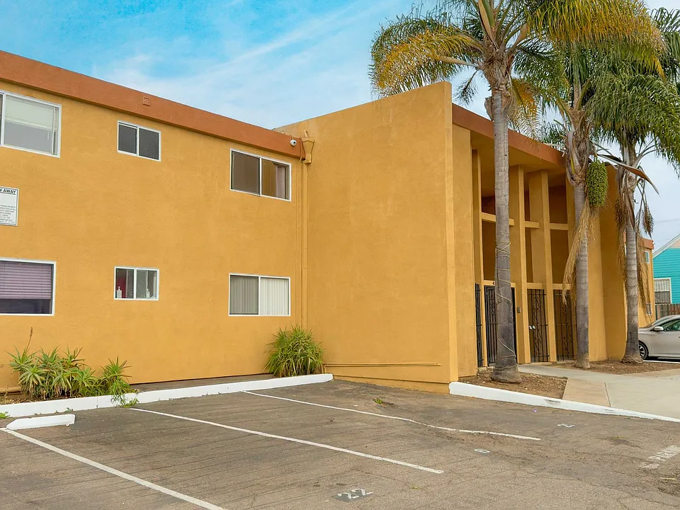 4060 Euclid North Apartments