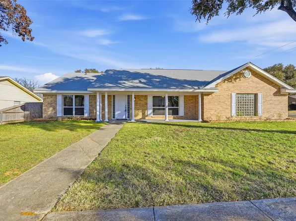 3301 Peachtree Ln, Arlington, TX 76013