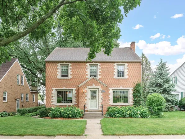910 Harvey AVENUE, Watertown, WI 53094