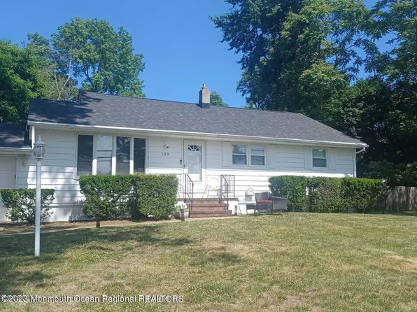 189 Whalepond Rd, Oakhurst, NJ 07755