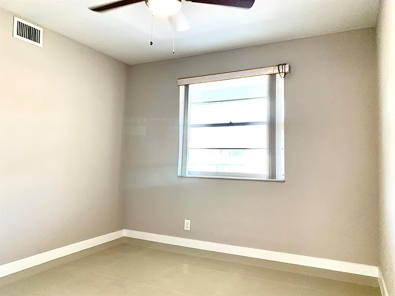 2750 Forest Hills Blvd #208 — Photo 24