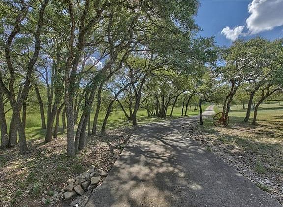13700 High Sierra Rd., Austin, TX 78737 - Beautiful tree lined drive to residence.