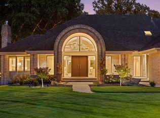 11886 Tapestry Ln, Minnetonka, MN 55305