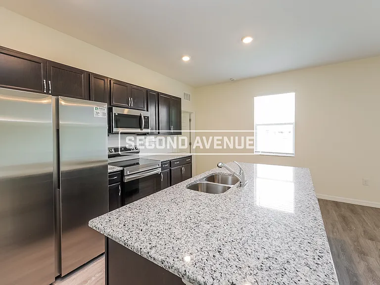 1411 NW 9th Ave — Photo 3