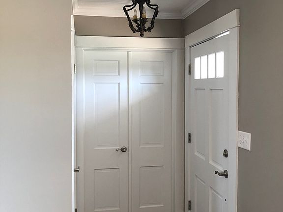 Foyer - high-end light fixtu