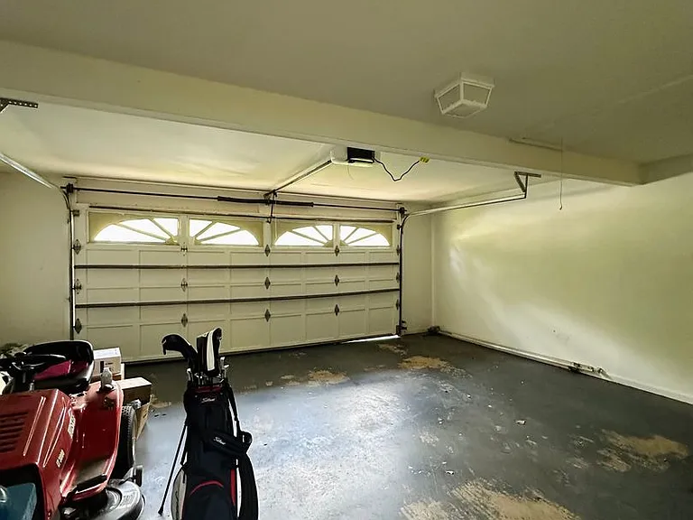 103 Meadow Creek Dr — Photo 46