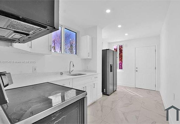4th image of 3025 NW 8th Ave