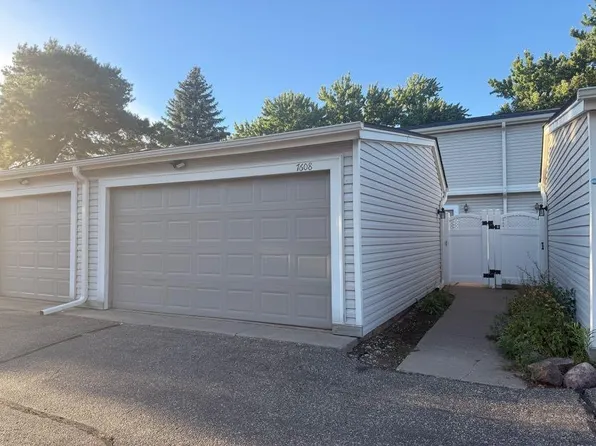 7608 Hampshire Ave N, Brooklyn Park, MN 55428