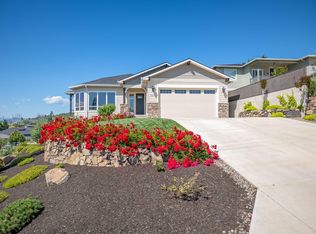 547 W La Strada Cir, Medford, OR 97504