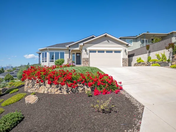 547 W La Strada Cir, Medford, OR 97504