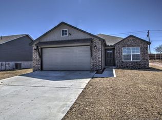 1662 E 140th Pl, Glenpool, OK 74033