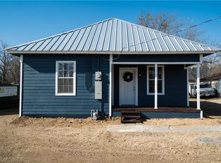 311 S Henrietta St, Ferris, TX 75125