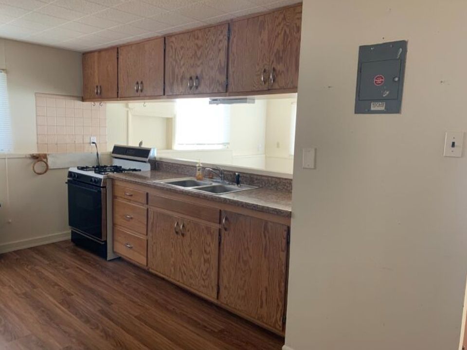 2nd image of 604 N 2nd St