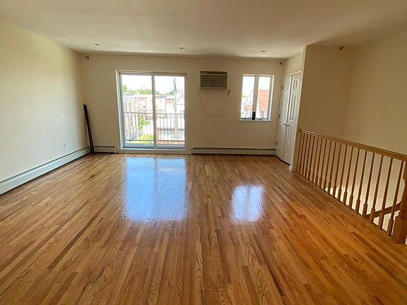 4th image of 284 Bay 11th St Floor 2