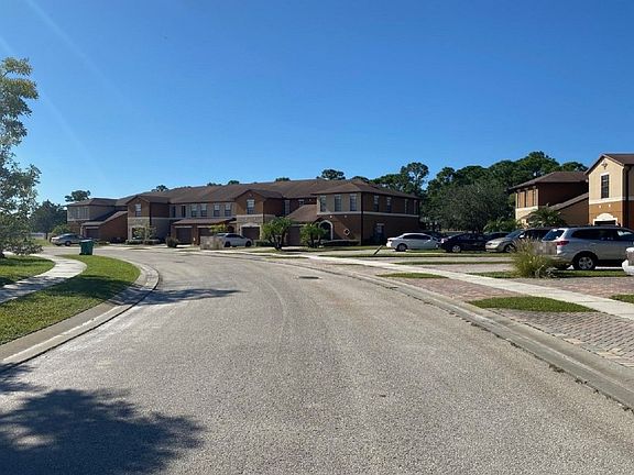 5th image of 5021 NW Coventry Cir