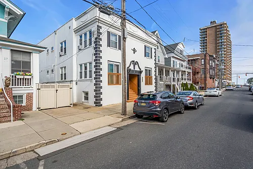 19 S Vassar Sq #3 Photo 1