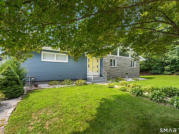 2nd image of 24 Carpenter Street