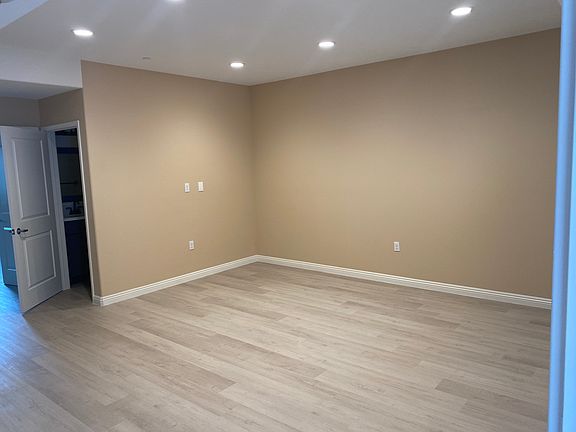 2nd image of 1221 E Lincoln Ave #21