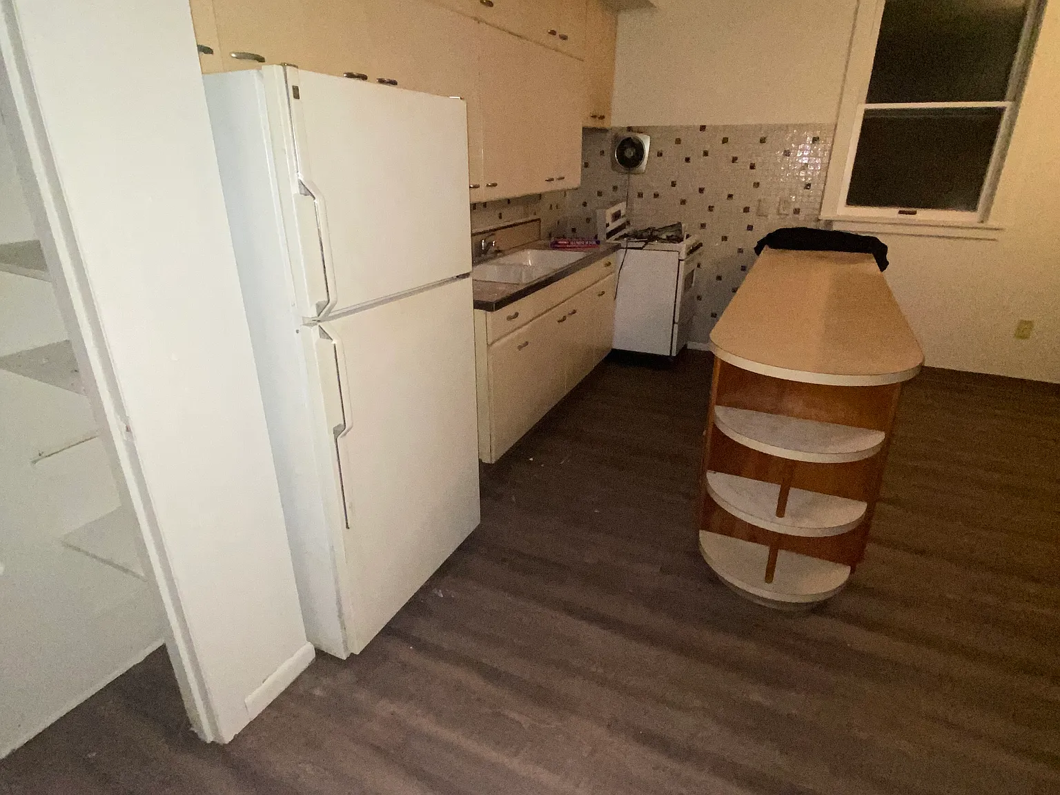 2 bed, $895 — Photo 3