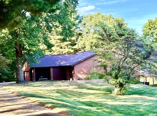 304 Carobeth Cir, Jacksonville, IL 62650