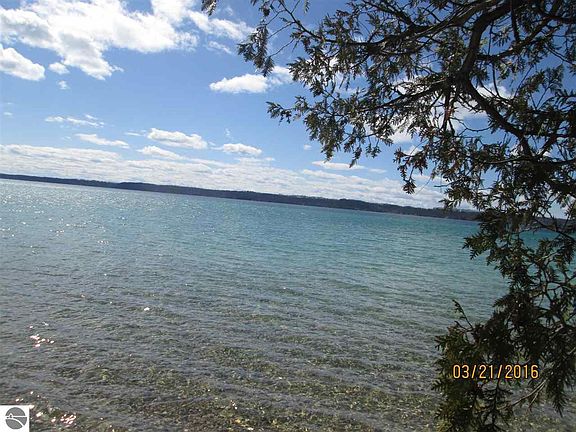 3rd image of 4288 S East Torch Lake Dr