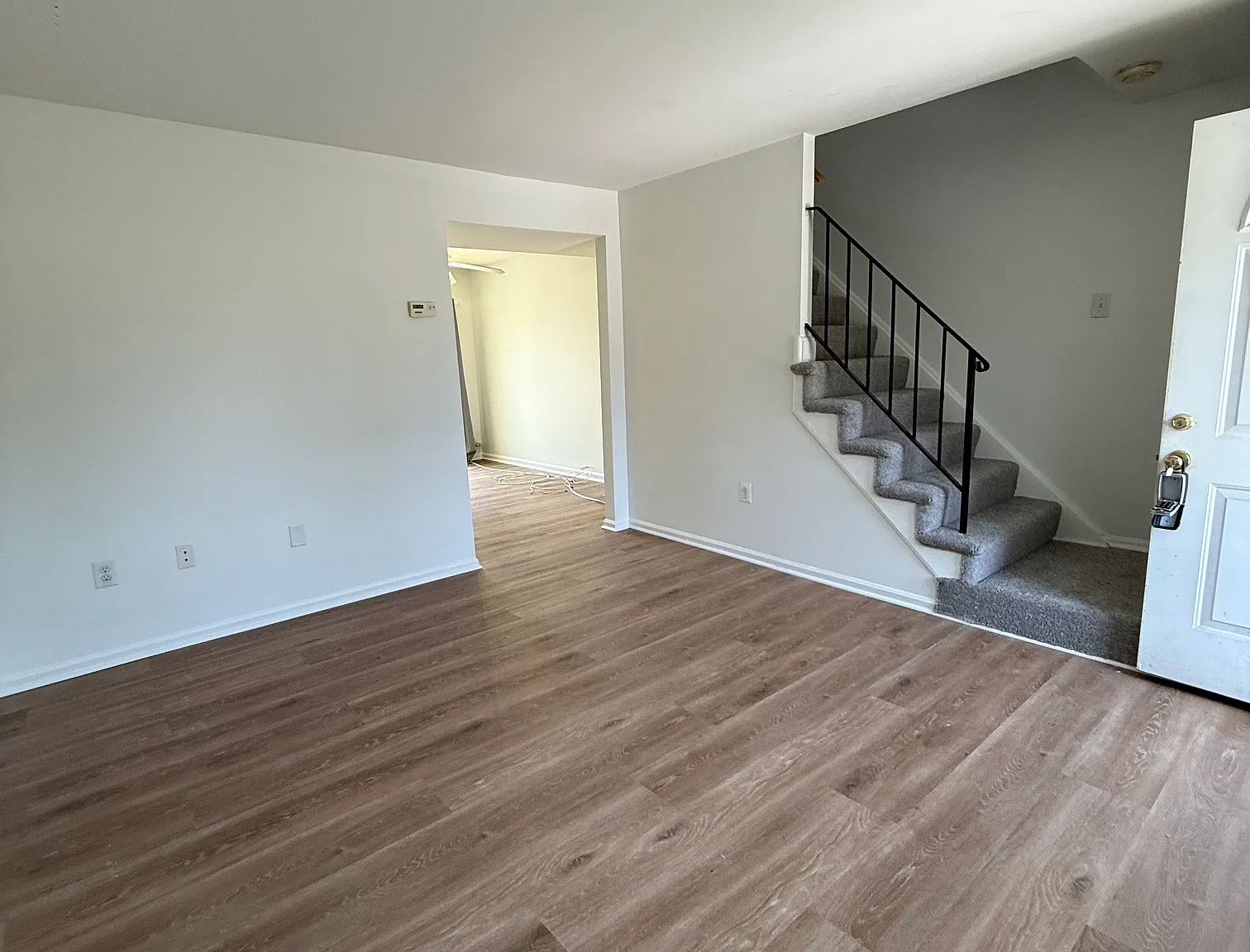 6407 Continental Dr — Photo 2